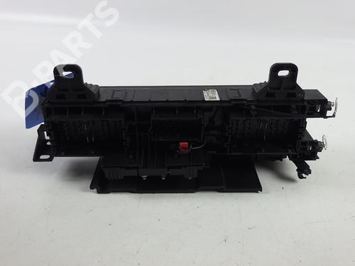 Fuse box TESLA MODEL S (5YJS) 85D AWD | BP7804454E1 - Image 1