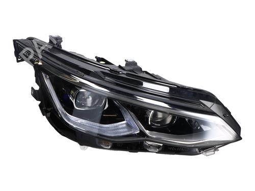 Used Right headlight VW GOLF VIII (CD1, DA1) 1.0 TSI (110 hp) 30323028