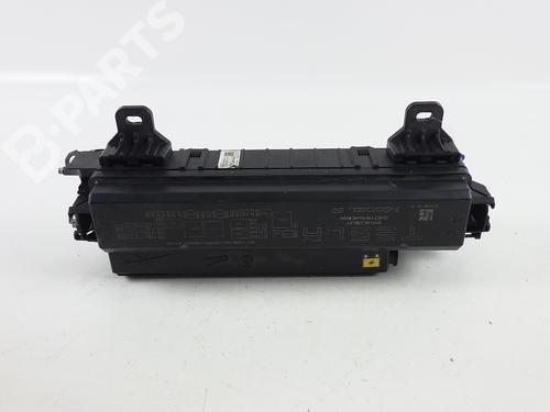 Fuse box TESLA MODEL S (5YJS) 85D AWD | BP7804454E1 - Image 2