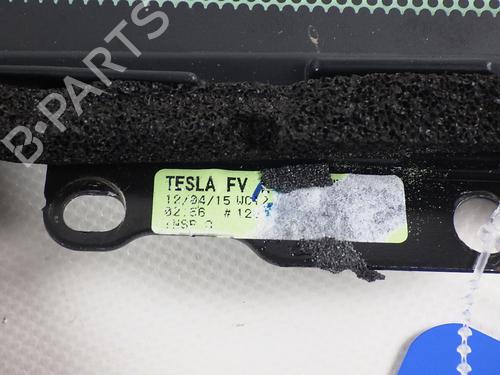 Venstre foran trekantet rude TESLA MODEL S (5YJS) 70 | BP14581554C111 