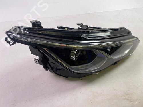 Used Right headlight VW GOLF VIII (CD1, DA1) 1.0 TSI (90 hp) 33213857