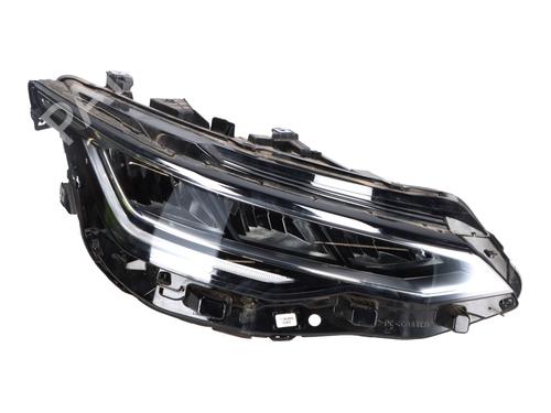 Used Right headlight VW GOLF VIII (CD1, DA1) 1.5 TSI (150 hp) 32425610