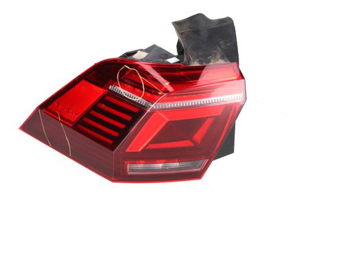 Venstre baglygte VW TIGUAN (AD1, AX1) 1.4 eHybrid (245 hp) 32084396