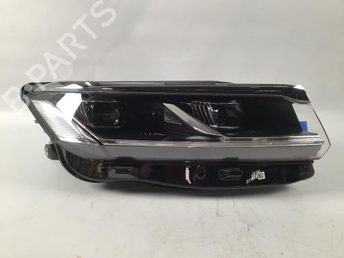 Used Right headlight Right headlight VW TOUAREG (CR7, RC8) 3.0 TDI 4motion (286 hp) 33470141 33470141