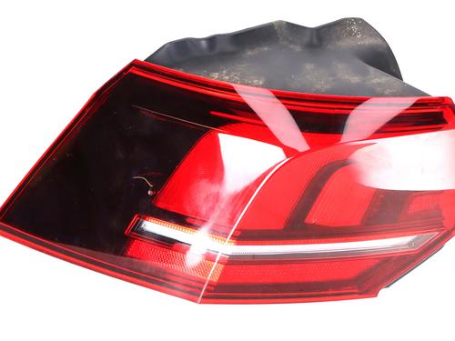 Venstre baglygte Venstre baglygte VW GOLF VIII (CD1, DA1) 1.5 TSI (150 hp) 37422231 37422231