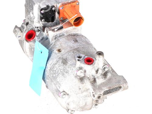 Used AC compressor AC compressor BMW X1 (U11) xDrive 25 e Plug-in-Hybrid (245 hp) 39924727 39924727