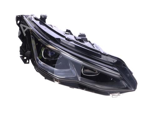 Used Right headlight VW GOLF VIII (CD1, DA1) 2.0 TDI (150 hp) 28076083