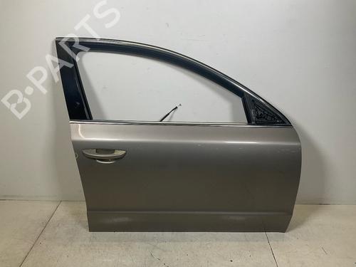 Used Right front door SKODA SUPERB II Estate (3T5) 2.0 TDI (140 hp) 17915346