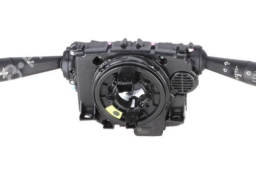 switch-peugeot-expert-van-v_-2016-39927825 main image
