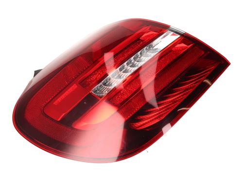 Używane Lampa tylna lewa MERCEDES-BENZ GLA-CLASS (X156) GLA 180 (156.942) (122 hp) 28131861