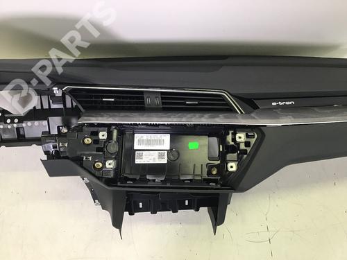 Dashboard AUDI E-TRON (GEN) 55 quattro | BP11082384C46 