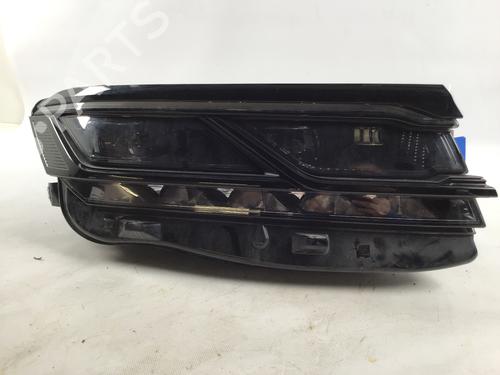 Right headlight VW TOUAREG (CR7, RC8) 3.0 TDI 4motion | BP33304100C29 - Image 2