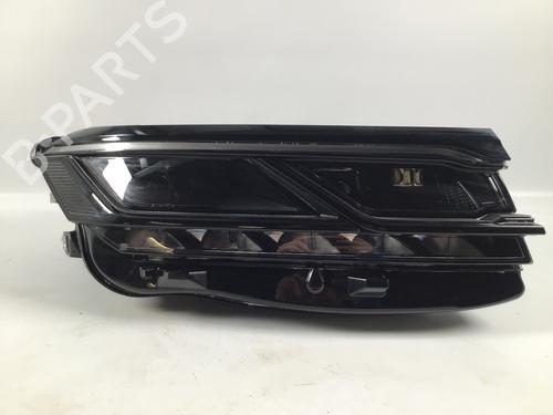 Used Right headlight Right headlight VW TOUAREG (CR7, RC8) 3.0 TDI 4motion (286 hp) 7806287 7806287