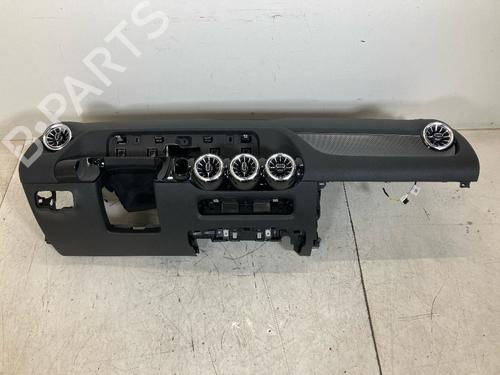 Instrumentbræt MERCEDES-BENZ GLA (H247) GLA 250 (247.746) (224 hp) 26440257