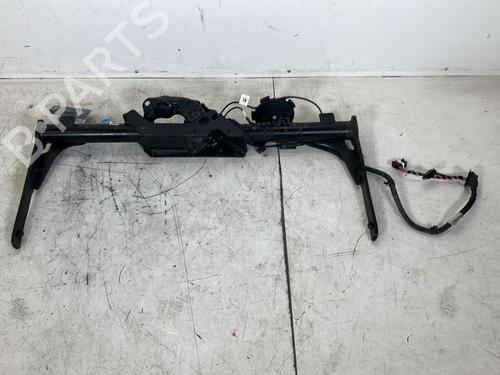 tow-ballmechanism-vw-golf-vii-variant-ba5-bv5-2013-2014-2015-2016-2017-2018-2019-2020-2021-2022-33980562 main image