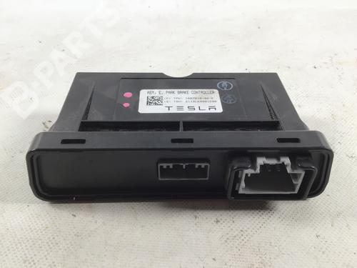 Used Control unit TESLA MODEL S (5YJS) 75D AWD (525 hp) 8272182