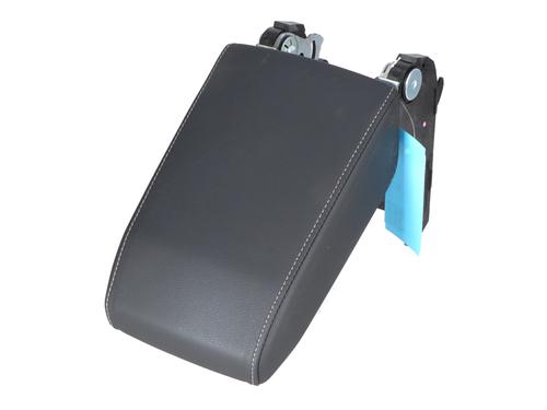 Armlehne für VW GOLF VIII (CD1, DA1) 1.5 TSI (150 hp) 32207432