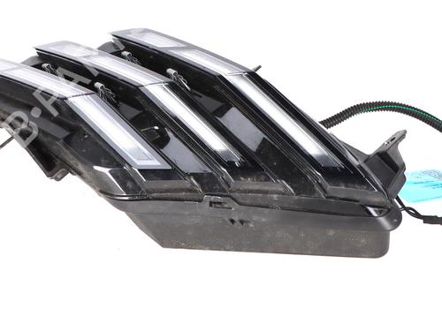 Used Right daytime light Right daytime light PEUGEOT 3008 II SUV (MC_, MR_, MJ_, M4_) 1.2 Hybrid 136 (MRHPYE) (136 hp) 39928670 39928670