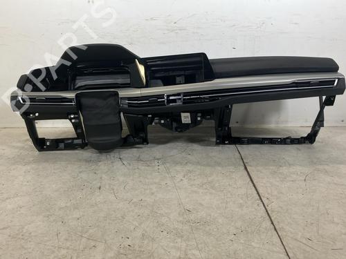 Tablier Tablier VW GOLF VIII (CD1, DA1) 1.0 TSI (110 hp) 33941592 33941592