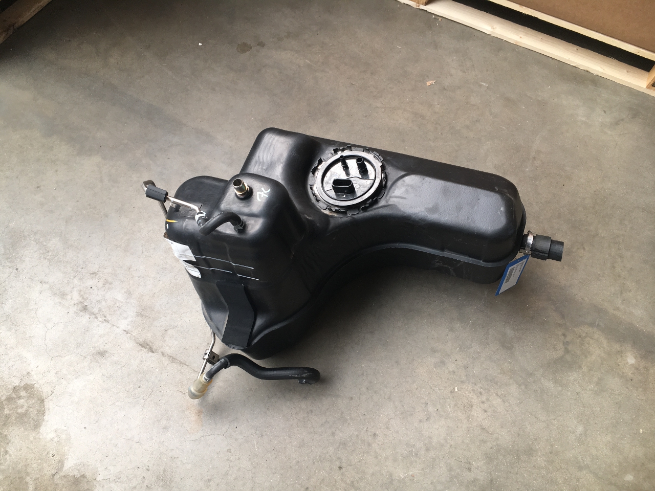 Fuel Tank AUDI R8 (4S3, 4SP) 5.2 FSI quattro 4S0201021E BParts