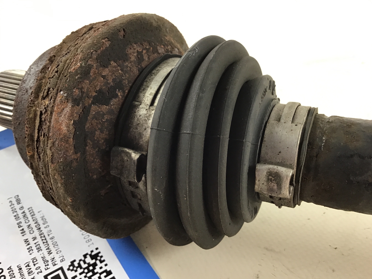 Arbre de transmission arrière gauche AUDI A3 Sportback (8VA, 8VF) 2.0 TDI quattro AUDI