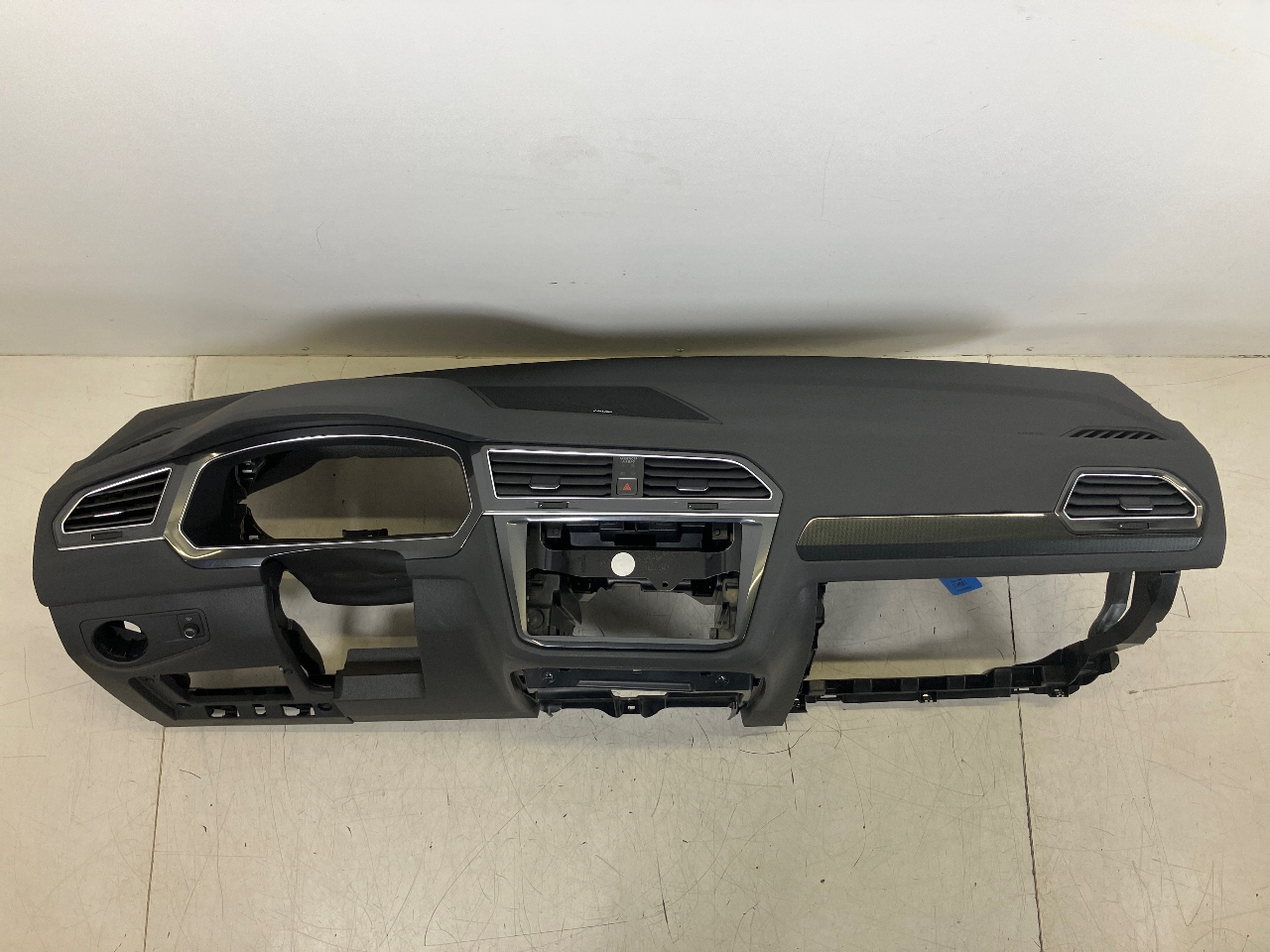 Tableau de bord VW TIGUAN (AD1, AX1) 2.0 TDI 4motion 12948361 BParts