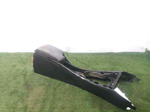 Used Armrest / Center console Armrest / Center console BMW 3 (E90) 320 d (177 hp) 7153207 7153207