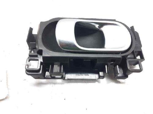 Used Rear right interior door handle Rear right interior door handle CITROËN C4 CACTUS 1.6 HDi 90 (92 hp) 4817226 4817226