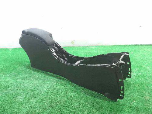 Used Armrest / Center console Armrest / Center console RENAULT MEGANE III Hatchback (BZ0/1_, B3_) 1.5 dCi (86 hp) 7153186 7153186
