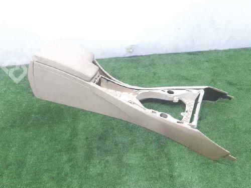 Used Armrest / Center console Armrest / Center console BMW 3 (E90) 318 d (143 hp) 7153291 7153291