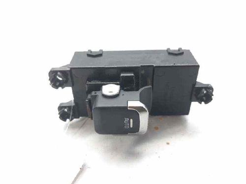 Used Right rear window switch Right rear window switch KIA CEE'D (JD) 1.4 CVVT (100 hp) 7212438 7212438