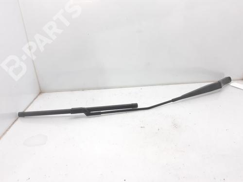 front-wipers-mechanism-seat-ateca-kh7-khp-576955410a03c-2016-7281261 main image