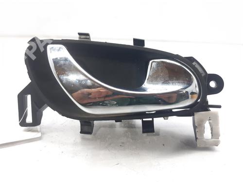 Used Front right interior door handle Front right interior door handle RENAULT KADJAR (HA_, HL_) 1.3 TCe 140 (HLNB, HLN1) (140 hp) 6977081 6977081