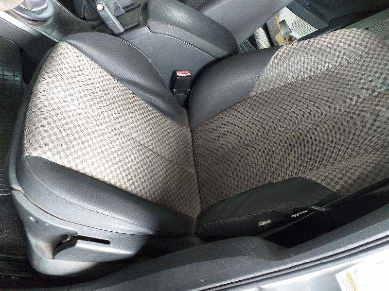 Third brake light RENAULT MEGANE II Estate (KM0/1_) 1.5 dCi (KM02, KM13) 8200175538 BParts