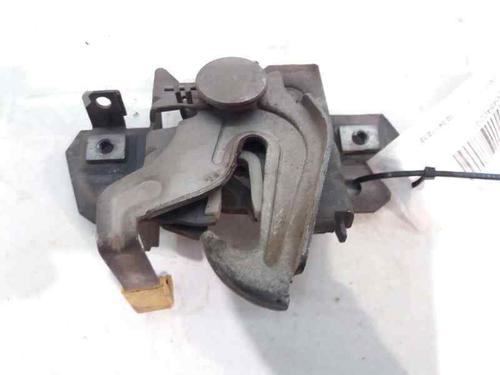 Used Hood lock Hood lock VOLVO V50 (545) 2.0 D (136 hp) 8782986 8782986