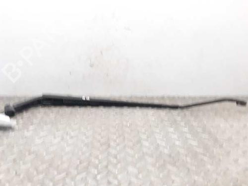 Used Front windshield wiper arm TOYOTA AVENSIS Saloon (_T25_) [2003-2008]  7023688