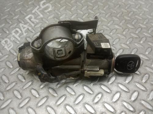 Used Ignition barrel TOYOTA AVENSIS Saloon (_T25_) [2003-2008]  10546885