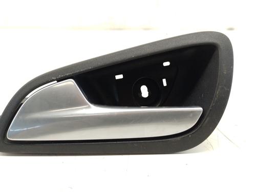 Venstre bak invendig håndtak FORD FOCUS III 2.0 TDCi (163 hp) 26651161