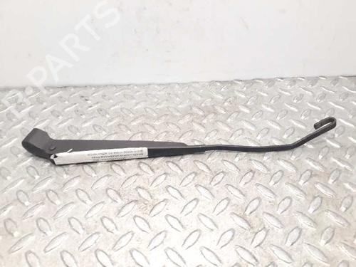 Used Rear windshield wiper arm SUZUKI GRAND VITARA I (FT, HT) 2.0 TD 4x4 (SQ420D) (87 hp) 3473371