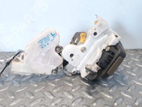 Used Rear left lock NISSAN TERRANO II (R20) 2.7 TDi 4WD (125 hp) 3041037
