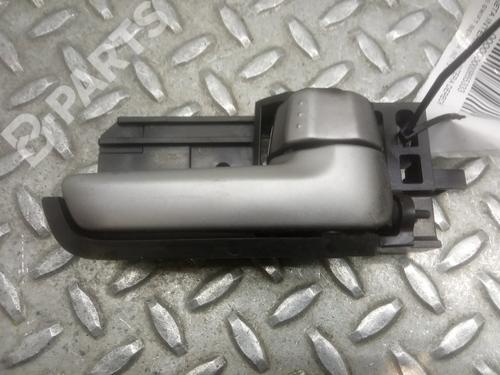 Used Front right interior door handle Front right interior door handle SUZUKI SWIFT III (MZ, EZ) 1.3 (RS413, ZC11S) (92 hp) 10680180 10680180