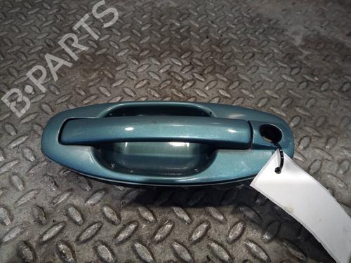 Used Front left exterior door handle HYUNDAI SANTA FÉ I (SM) 2.0 CRDi (113 hp) 16257481