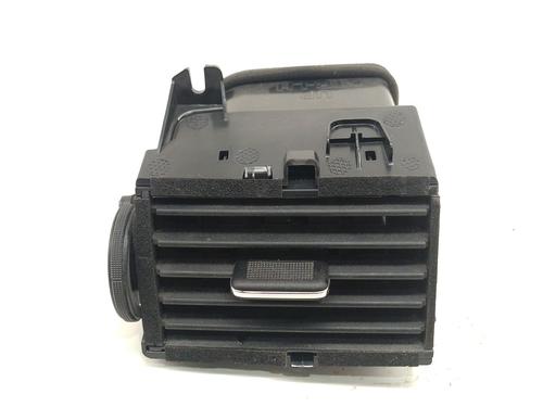 air-vent-nissan-pulsar-hatchback-c13-2014-33322078 main image