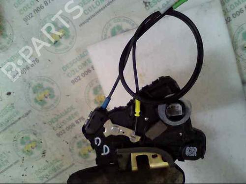 Used Front right lock TOYOTA AVENSIS (_T25_) 2.2 D-4D (ADT251_, ADT251R) (150 hp) 3066620