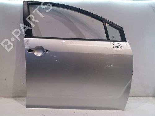 Used Right front door TOYOTA COROLLA Verso (ZER_, ZZE12_, R1_) 2.0 D-4D (CUR10_, CUR10R) (116 hp) 4455103