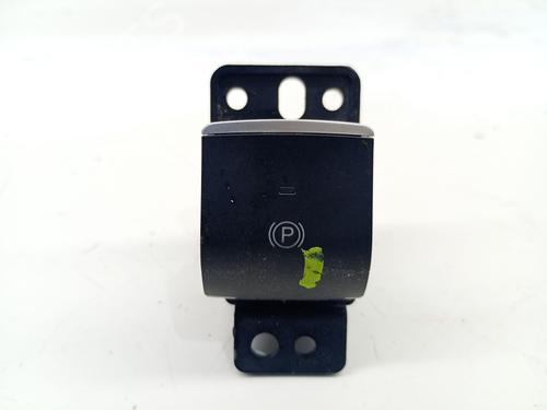 hand-brake-alfa-romeo-giulia-952_-2015-39169163 main image