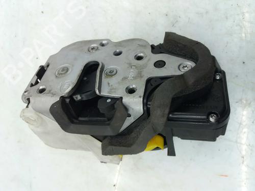 Used Front left lock OPEL INSIGNIA A (G09) [2008-2017]  3074752