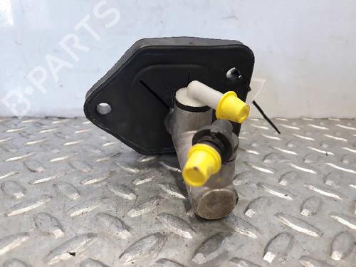 Used Clutch slave cylinder HYUNDAI TUCSON (JM) 2.0 CRDi (140 hp) 14233719