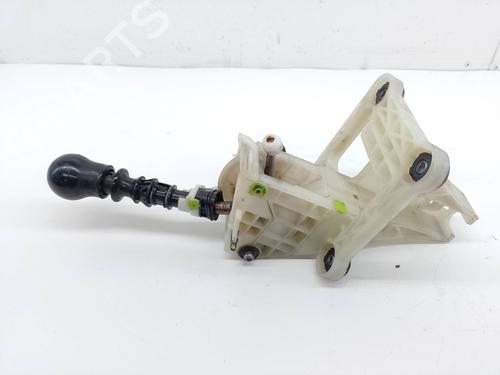 Used Gear lever MITSUBISHI GRANDIS (NA_W) [2003-2011]  18951831