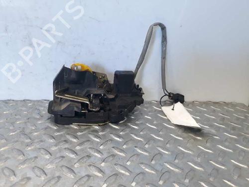 Used Rear right lock KIA CARENS II MPV (FJ) [2002-2013]  5601529